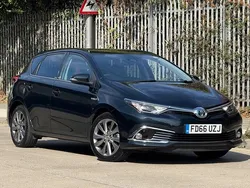 Used 2017 Toyota Auris Hybrid | £11,900 (Fair price)