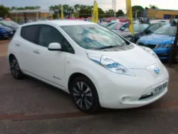 White Used 2017 Nissan Leaf Tekna Hatchback | £5,495