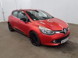Red Used 2016 Renault Clio IV Dynamique Hatchback | £5,999 (Fair price)