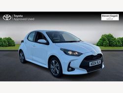 White Used 2024 Toyota Yaris Hybrid Hatchback | £18,339 (Good price)
