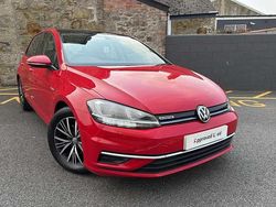 Red Used 2018 VW Golf VII SE Hatchback | £13,995 (Good price)