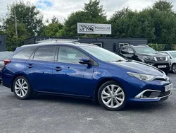 Blue Used 2015 Toyota Auris Hybrid Estate | £9,995 (Fair price)