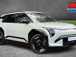 Green Used 2024 Kia EV3 GT-Line SUV | £31,499 (Fair price)