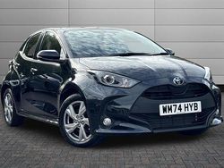 Black Used 2025 Toyota Yaris Hybrid Hatchback | £19,550 (Good price)