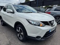 White Used 2017 Nissan Qashqai N-Connecta SUV | £7,499 (Fair price)