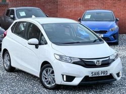 White Used 2016 Honda Jazz SE Hatchback | £10,490 (Fair price)