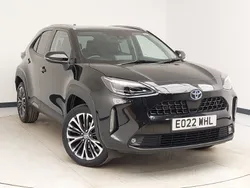 Black Used 2022 Toyota Yaris Hybrid Estate | £19,998 (Fair price)