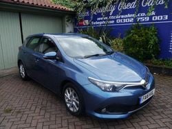 Blue Used 2016 Toyota Auris Business Edition Hatchback | £5,995 (Good price)