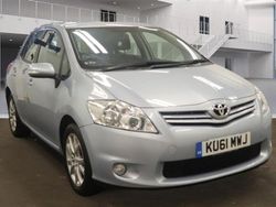 Blue Used 2011 Toyota Auris Hatchback | £4,699 (Fair price)