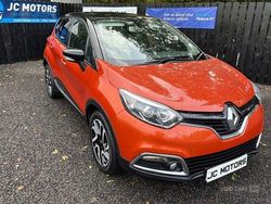 Red/black Used 2016 Renault Captur Signature SUV | £4,995 (Fair price)