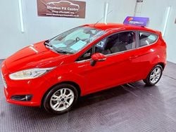 Red Used 2015 Ford Fiesta Zetec Hatchback | £2,999 (Good price)