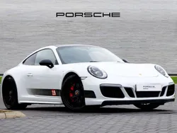Porsche 911 Carrera 4 GTS