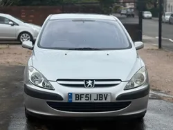 Silver Used 2001 Peugeot 307 Hatchback | £695 (Fair price)