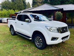 White Used 2017 Nissan Navara Acenta+ Pickup | £9,500 (Fair price)