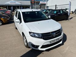 White Used 2015 Dacia Sandero Lauréate Hatchback | £5,999 (Fair price)