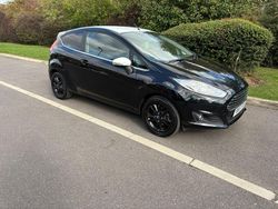 Black Used 2015 Ford Fiesta Zetec Hatchback | £2,795 (Fair price)