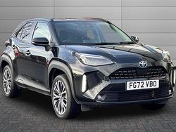 Black Used 2022 Toyota Yaris Hybrid SUV | £22,599 (A bit pricey)