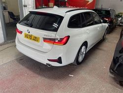 White Used 2021 BMW 320 Estate | £17,994 (Good price)