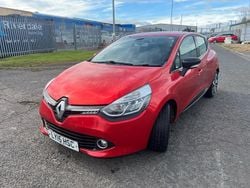 Red Used 2015 Renault Clio IV Dynamique Hatchback | £2,500 (Super price)