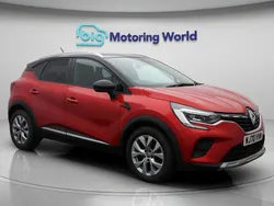 Red/black Used 2020 Renault Captur Iconic SUV | £10,800 (Fair price)