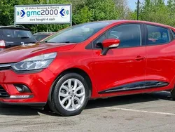 Red Used 2016 Renault Clio IV Dynamique Hatchback | £7,695 (Fair price)