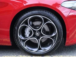 Red Used 2022 Alfa Romeo Giulia Veloce Sedan | £26,896 (Super price)