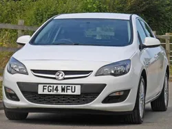 White Used 2014 Vauxhall Astra Excite Hatchback | £7,995