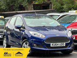 Blue Used 2014 Ford Fiesta Zetec Hatchback | £3,199 (Fair price)