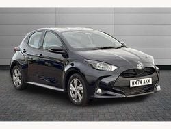 Black Used 2025 Toyota Yaris Hybrid Hatchback | £19,551 (Fair price)