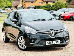 Black Used 2017 Renault Clio IV Dynamique Hatchback | £4,492 (Good price)