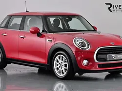 Chili red Used 2018 Mini Cooper Hatch Hatchback | £10,995 (Good price)