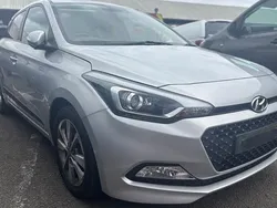 Used 2016 Hyundai i20 Premium Hatchback | £6,999 (Fair price)