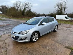 Silver Used 2015 Vauxhall Astra SRi Hatchback | £2,190 (Super price)