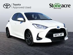 White Used 2021 Toyota Yaris Hybrid Design Hatchback | £16,000 (Fair price)