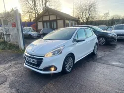 White Used 2018 Peugeot 208 Signature Sky Hatchback | £4,799 (Super price)