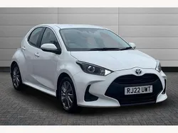 White Used 2022 Toyota Yaris Hybrid Hatchback | £15,495 (Fair price)