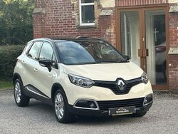 Cream/black Used 2015 Renault Captur Dynamique SUV | £7,995 (Fair price)
