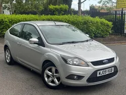 Silver Used 2009 Ford Focus Zetec Hatchback | £3,795 (Fair price)