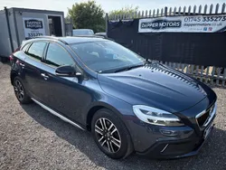 Blue Used 2017 Volvo V40 Momentum Estate | £8,495 (Fair price)