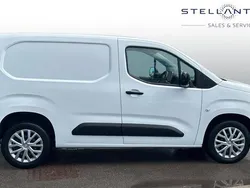 White Used 2022 Citroën Berlingo MPV | £9,000 (Good price)