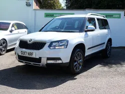 Moon white metallic Used 2017 Skoda Yeti SE Drive SUV | £13,495 (Fair price)