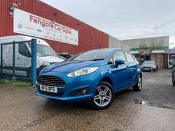 Blue Used 2013 Ford Fiesta Zetec Hatchback | £5,450 (Good price)