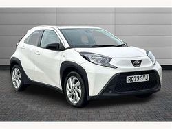 White Used 2023 Toyota Aygo X PURE SUV | £15,495