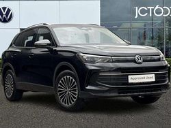 Black Used 2025 VW Tiguan Match SUV | £29,395 (Fair price)