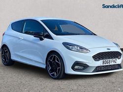 White Used 2018 Ford Fiesta ST Hatchback | £13,186 (Fair price)