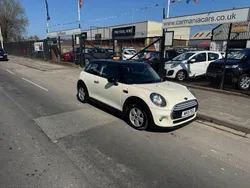 White Used 2015 Mini Cooper D Hatch Hatchback | £5,795 (Fair price)