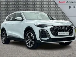 White New 2025 Audi Q5 Advanced SUV | £56,702 (Expensive)