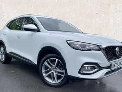 White Used 2022 MG HS Excite SUV | £14,334 (Fair price)
