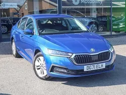 Race blue metallic Used 2022 Skoda Octavia SE Technology Hatchback | £11,353 (Fair price)