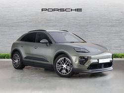 Aventurine green metallic Used 2025 Porsche Macan SUV | £72,500 (A bit pricey)
